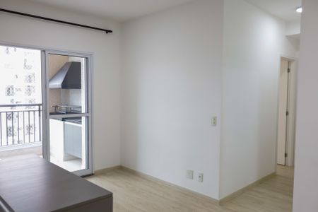 Sala de apartamento à venda com 2 quartos, 53m² em Bussocaba, Osasco