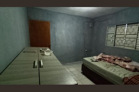 Quarto de casa para alugar com 1 quarto, 16m² em Jardim Cacique, Suzano