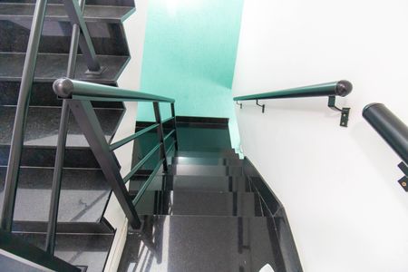 Casa à venda com 450m², 5 quartos e 2 vagasEscada