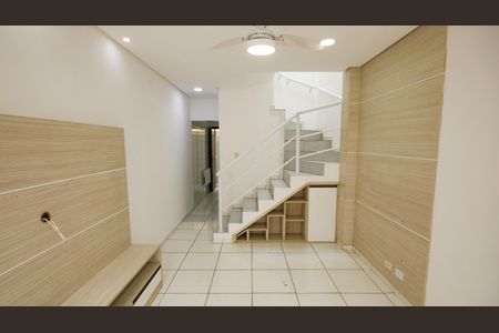 Casa de condomínio para alugar com 63m², 2 quartos e 1 vagaSala