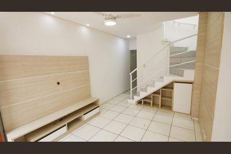 Casa de condomínio para alugar com 63m², 2 quartos e 1 vagaSala