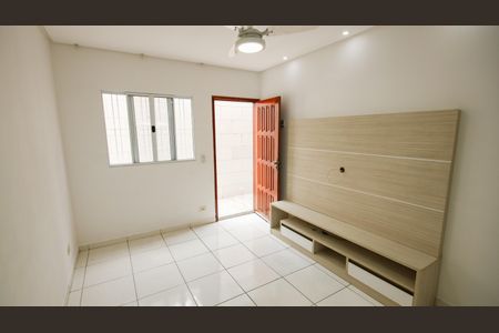 Sala de casa de condomínio para alugar com 2 quartos, 63m² em Sítio do Campo, Praia Grande