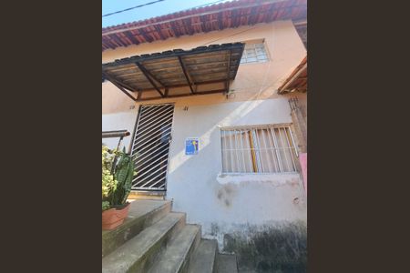 Casa à venda com 50m², 2 quartos e 1 vaga Casa à venda com 50m², 2 quartos e 1 vagaFachada