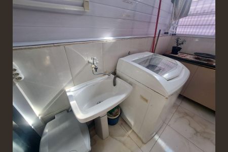 Casa à venda com 50m², 2 quartos e 1 vaga Casa à venda com 50m², 2 quartos e 1 vagaÁrea de Serviço