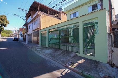Casa para alugar com 249m², 2 quartos e 5 vagas Casa para alugar com 249m², 2 quartos e 5 vagasFachada