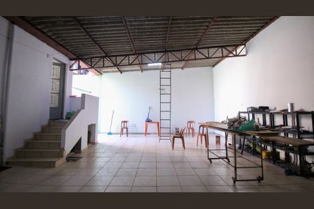 Casa para alugar com 249m², 2 quartos e 5 vagas Casa para alugar com 249m², 2 quartos e 5 vagasÁrea de Serviço