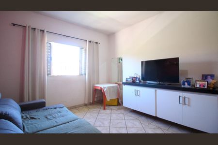 Sala de casa para alugar com 2 quartos, 249m² em Jardim Iva, São Paulo