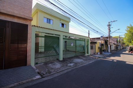 Casa para alugar com 249m², 2 quartos e 5 vagas Casa para alugar com 249m², 2 quartos e 5 vagasFachada