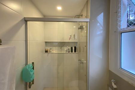 Apartamento à venda com 95m², 3 quartos e 2 vagas Apartamento à venda com 95m², 3 quartos e 2 vagasBanheiro da Suíte