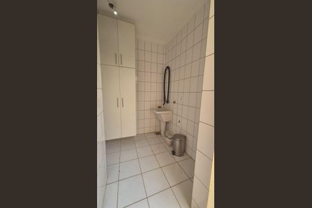 Banheiro de casa de condomínio à venda com 4 quartos, 242m² em Parque das Flores, Campinas