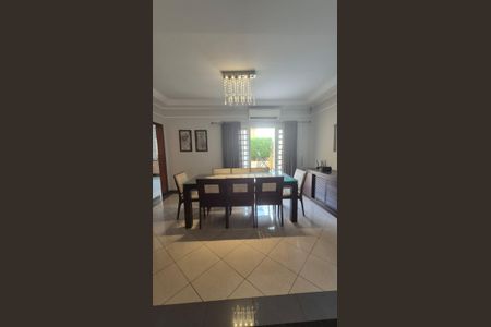 Sala de casa de condomínio à venda com 4 quartos, 242m² em Parque das Flores, Campinas