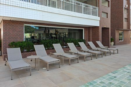Apartamento para alugar com 121m², 3 quartos e 3 vagas Apartamento para alugar com 121m², 3 quartos e 3 vagasÁrea comum - Piscina