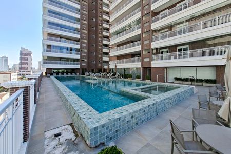 Apartamento para alugar com 121m², 3 quartos e 3 vagas Apartamento para alugar com 121m², 3 quartos e 3 vagasÁrea comum - Piscina