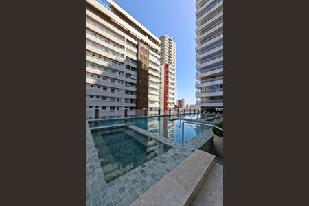 Apartamento para alugar com 121m², 3 quartos e 3 vagas Apartamento para alugar com 121m², 3 quartos e 3 vagasÁrea comum - Piscina