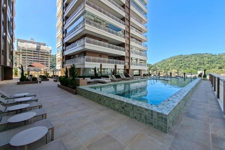 Apartamento para alugar com 121m², 3 quartos e 3 vagas Apartamento para alugar com 121m², 3 quartos e 3 vagasÁrea comum - Piscina