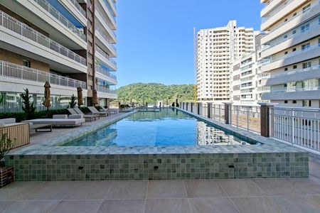 Apartamento para alugar com 121m², 3 quartos e 3 vagas Apartamento para alugar com 121m², 3 quartos e 3 vagasÁrea comum - Piscina