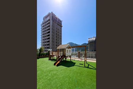 Apartamento para alugar com 121m², 3 quartos e 3 vagas Apartamento para alugar com 121m², 3 quartos e 3 vagasÁrea comum - Playground
