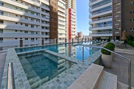 Apartamento para alugar com 121m², 3 quartos e 3 vagas Apartamento para alugar com 121m², 3 quartos e 3 vagasÁrea comum - Piscina