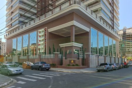 Apartamento para alugar com 121m², 3 quartos e 3 vagas Apartamento para alugar com 121m², 3 quartos e 3 vagasFachada