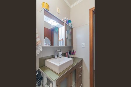 Casa de condomínio à venda com 126m², 3 quartos e 2 vagasBanheiro Social