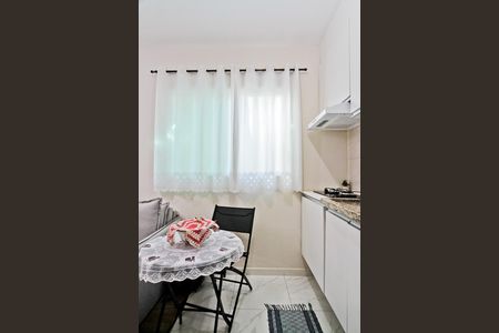 Sala e cozinha de apartamento para alugar com 2 quartos, 47m² em Santana, São Paulo