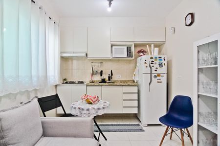 Sala e cozinha de apartamento para alugar com 2 quartos, 47m² em Santana, São Paulo