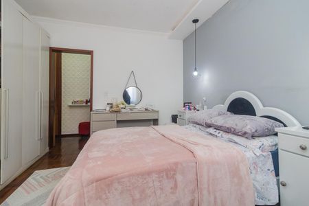 Casa à venda com 350m², 3 quartos e 1 vagaSuíte