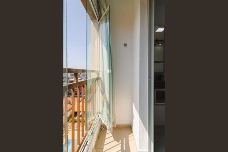 Varanda da Sala de apartamento para alugar com 2 quartos, 49m² em Parque Maria Helena, São Paulo