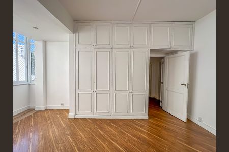 Apartamento à venda com 107m², 2 quartos e sem vaga Apartamento à venda com 107m², 2 quartos e sem vagaSala