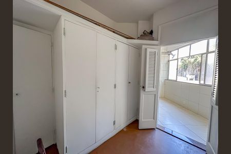 Apartamento à venda com 107m², 2 quartos e sem vaga Apartamento à venda com 107m², 2 quartos e sem vagaQuarto de Serviço