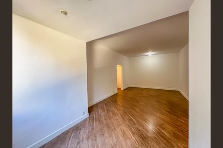 Apartamento à venda com 107m², 2 quartos e sem vaga Apartamento à venda com 107m², 2 quartos e sem vagaSala