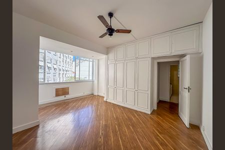 Apartamento à venda com 107m², 2 quartos e sem vaga Apartamento à venda com 107m², 2 quartos e sem vagaSala