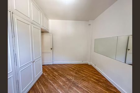 Apartamento à venda com 107m², 2 quartos e sem vaga Apartamento à venda com 107m², 2 quartos e sem vagaCorredor
