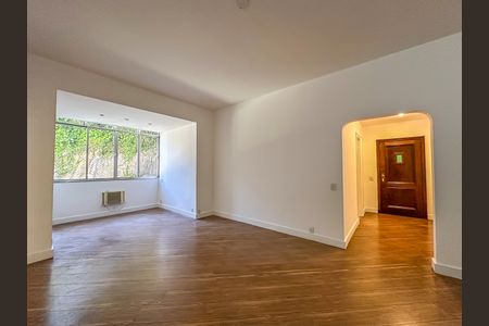 Apartamento à venda com 107m², 2 quartos e sem vaga Apartamento à venda com 107m², 2 quartos e sem vagaSala