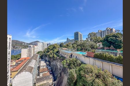 Apartamento à venda com 107m², 2 quartos e sem vaga Apartamento à venda com 107m², 2 quartos e sem vagaVista do Quarto de Serviço
