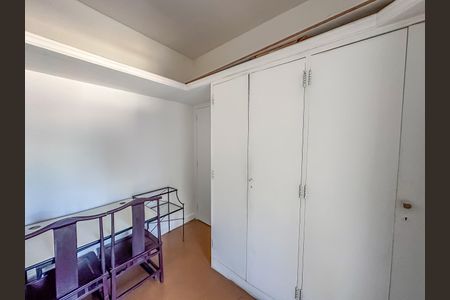 Apartamento à venda com 107m², 2 quartos e sem vaga Apartamento à venda com 107m², 2 quartos e sem vagaQuarto de Serviço
