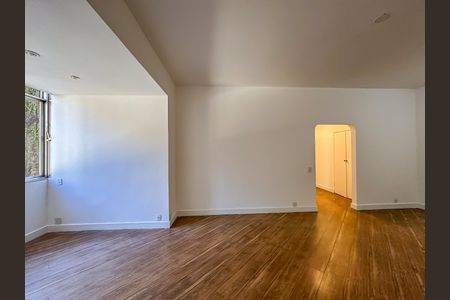 Apartamento à venda com 107m², 2 quartos e sem vaga Apartamento à venda com 107m², 2 quartos e sem vagaSala