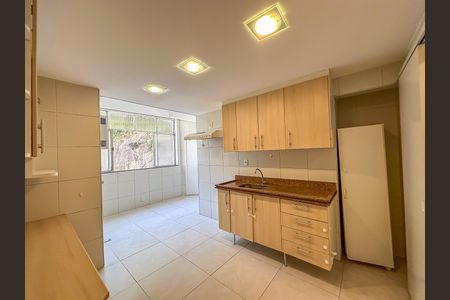 Apartamento à venda com 107m², 2 quartos e sem vaga Apartamento à venda com 107m², 2 quartos e sem vagaCozinha