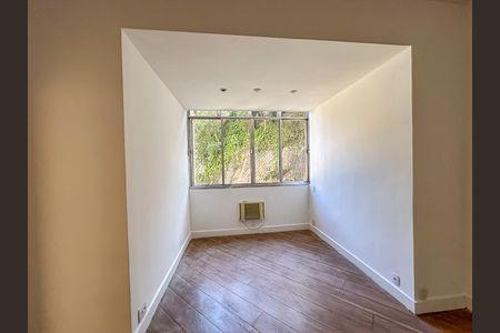 Apartamento à venda com 107m², 2 quartos e sem vaga Apartamento à venda com 107m², 2 quartos e sem vagaSala