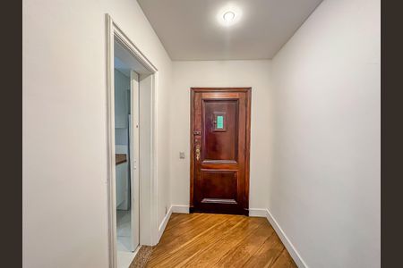 Apartamento à venda com 107m², 2 quartos e sem vaga Apartamento à venda com 107m², 2 quartos e sem vagaCorredor