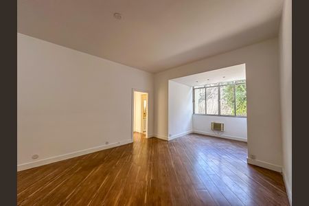 Apartamento à venda com 107m², 2 quartos e sem vaga Apartamento à venda com 107m², 2 quartos e sem vagaSala