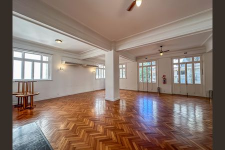 Apartamento à venda com 107m², 2 quartos e sem vaga Apartamento à venda com 107m², 2 quartos e sem vagaÁrea comum