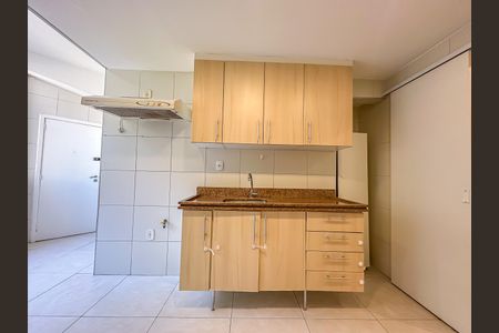 Apartamento à venda com 107m², 2 quartos e sem vaga Apartamento à venda com 107m², 2 quartos e sem vagaCozinha
