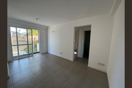 Sala de casa de condomínio para alugar com 2 quartos, 65m² em Jardim Botânico, Porto Alegre