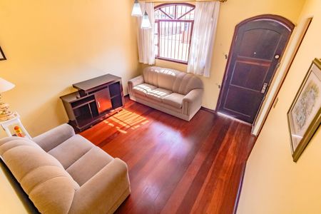 Casa à venda com 90m², 2 quartos e 1 vaga Casa à venda com 90m², 2 quartos e 1 vagaSala