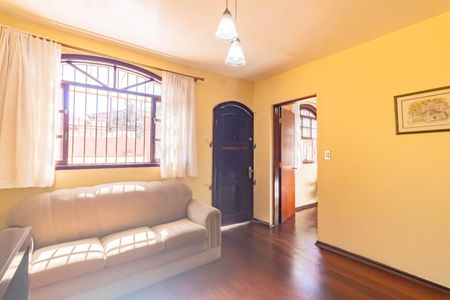 Casa à venda com 90m², 2 quartos e 1 vaga Casa à venda com 90m², 2 quartos e 1 vagaSala