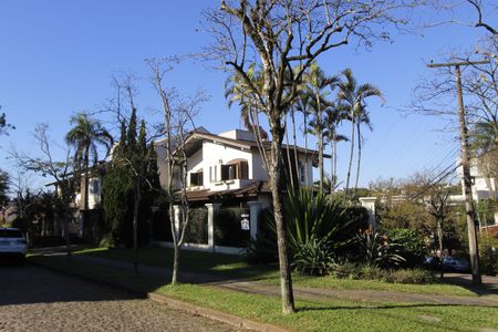 Casa à venda com 300m², 4 quartos e 2 vagasFachada