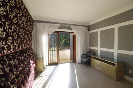 Casa à venda com 300m², 4 quartos e 2 vagasSuíte 2