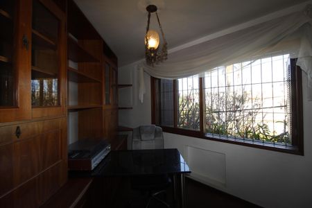 Casa à venda com 300m², 4 quartos e 2 vagasEscritório