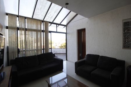 Casa à venda com 300m², 4 quartos e 2 vagasSala